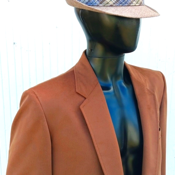 Kuppenheimer Designer Collection Men's Vintage (2) Button Luxury Blazer.